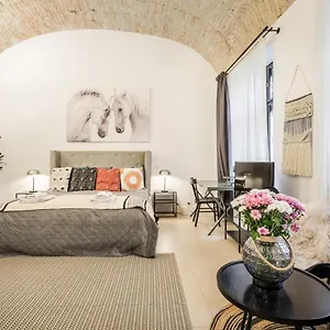 urban-stable-luxury-apartments.inbudapesthotels.com/